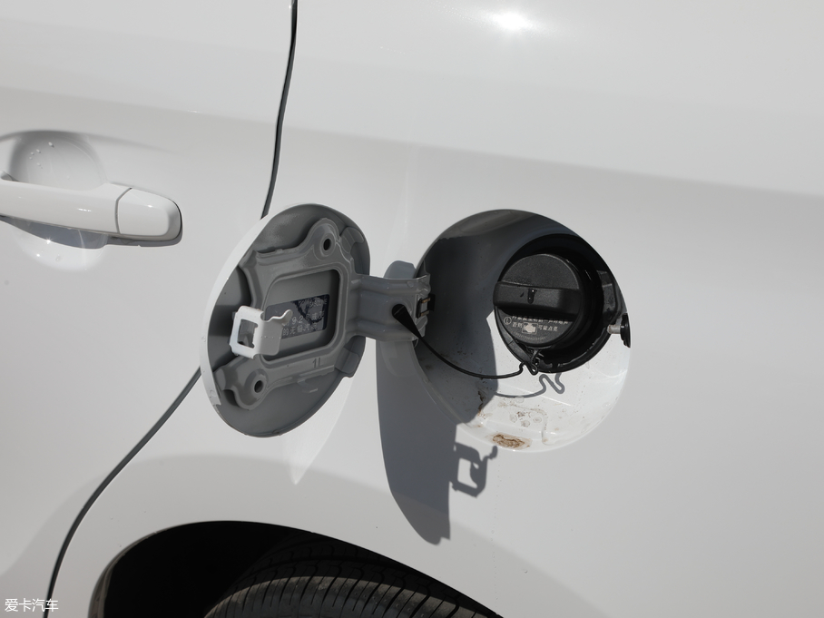 2019��YARiS L ���� 1.5E CVT�ȄӰ� ��VI