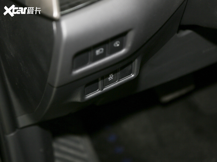 2020���S��C-HR EV ���F�촰��