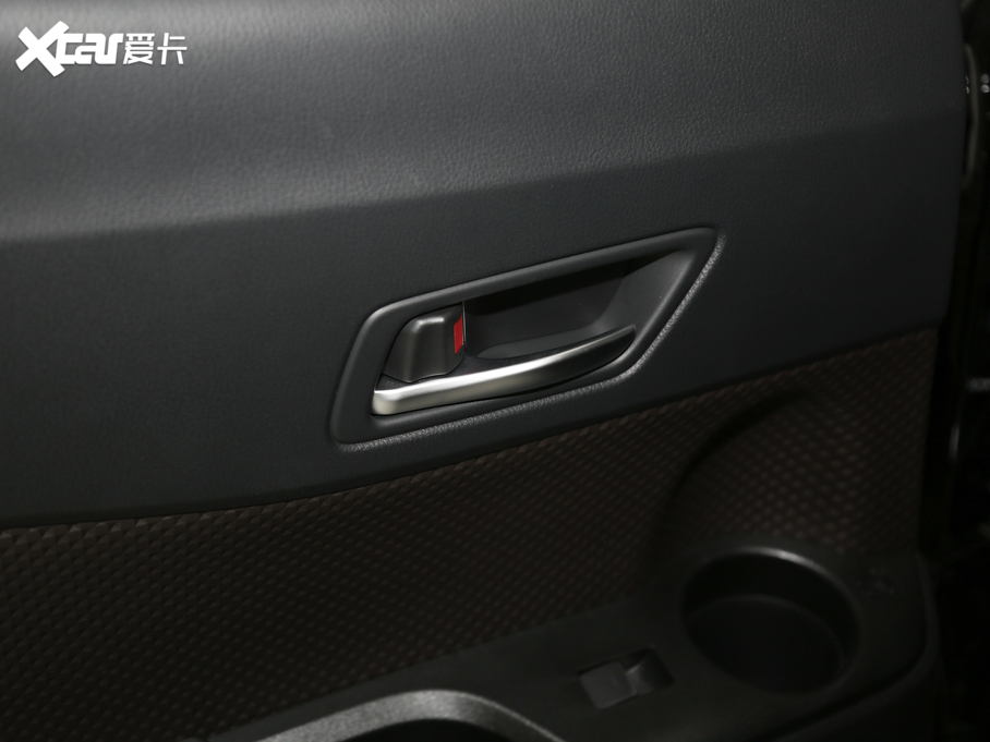 2020���S��C-HR EV ���F�촰��