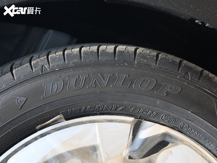 2020���S��C-HR EV ���A�촰��