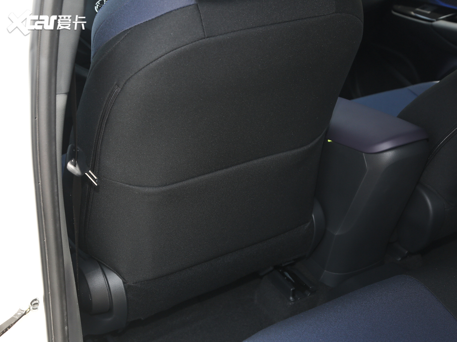 2020���S��C-HR EV ���A�촰��