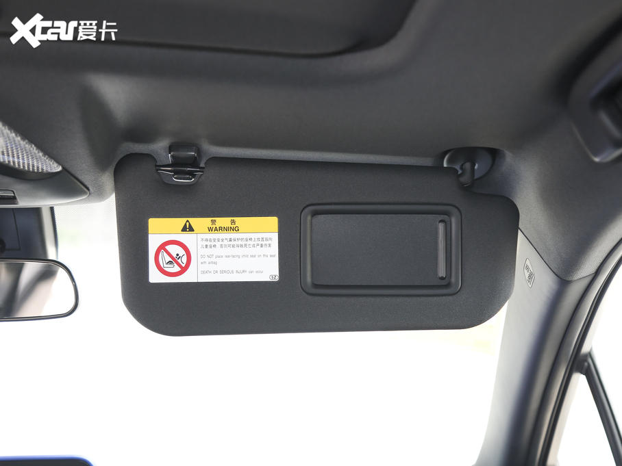 2020���S��C-HR EV ���A�촰��