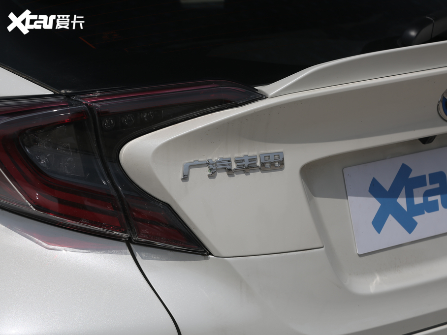 2020���S��C-HR EV ���F�촰��