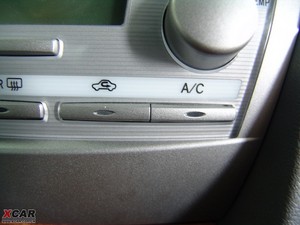 2009款240V 至尊导航版 中控区