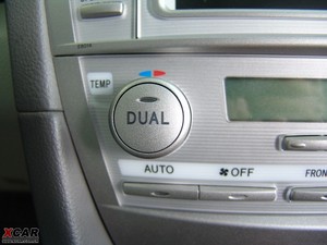 2009款240V 至尊导航版 中控区