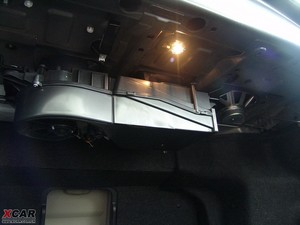 2009款240V 至尊导航版 空间座椅