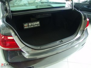 2009款240V 至尊导航版 空间座椅