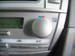 2009款240V 至尊导航版 中控区