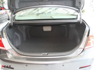 2009款240G 豪华版 行李厢空间