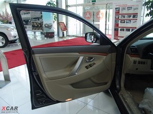 2009款240V 至尊导航版 空间座椅