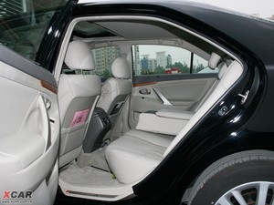 2009款240V G-BOOK 智能导航版 后排空间
