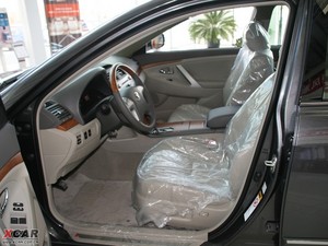 2009款240G 豪华版 前排空间