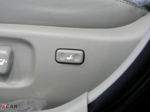 2009款200G 豪华导航版 空间座椅