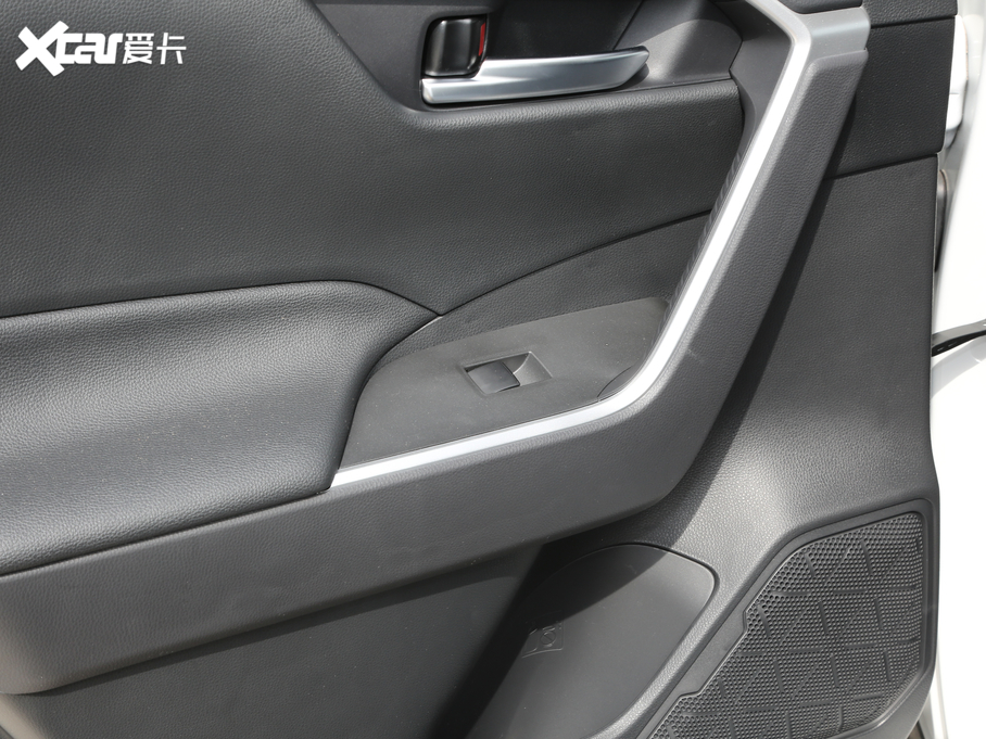 2020m_  2.0L CVT(q)A