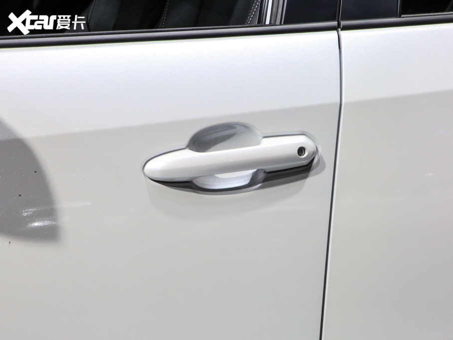 2020m_(d)  2.0L CVT(q)A