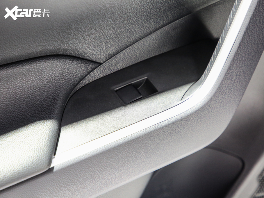 2020m_(d)  2.0L CVT(q)A