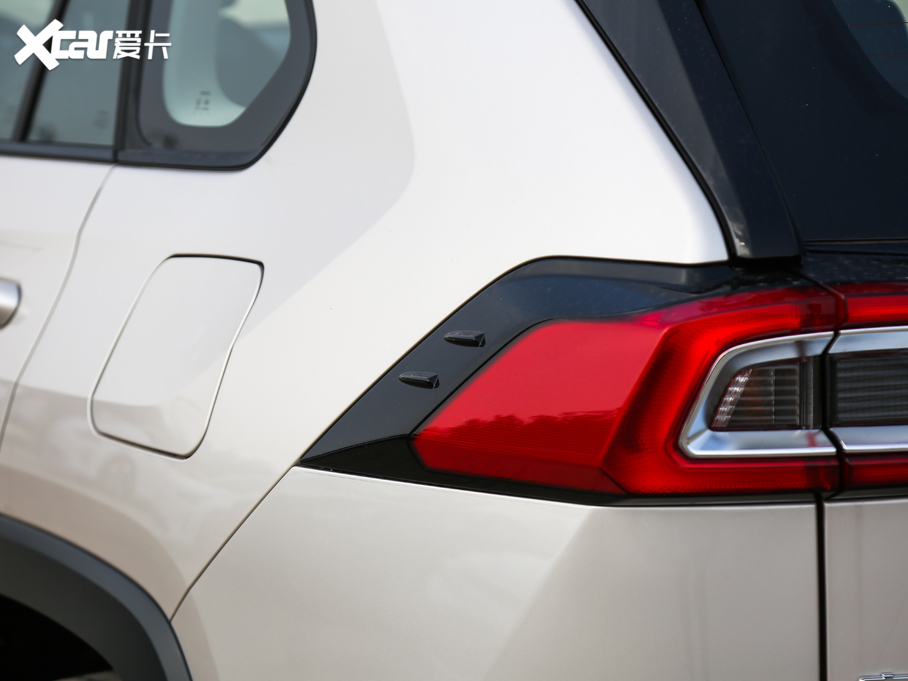 2020�����m�_  2.0L CVT�����A��