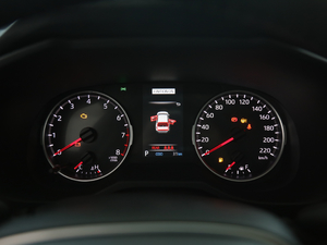 2020款2.0L CVT两驱尊贵版 仪表