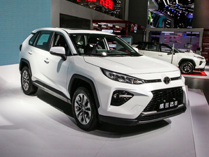 2020款 2.0L CVT两驱豪华版 整体外观