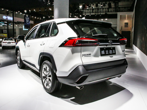 2020款 2.0L CVT两驱豪华版 整体外观