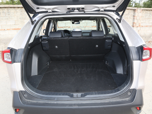 2020款2.0L CVT四驱科技版 行李厢空间