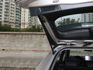 2020款2.0L CVT四驱科技版 空间座椅
