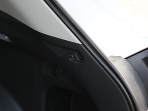 2020款2.0L CVT四驱科技版 空间座椅