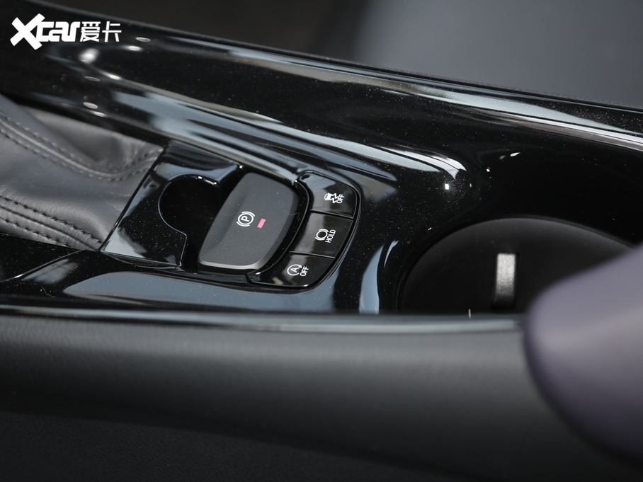 2020���S��C-HR 2.0L CVT���A��