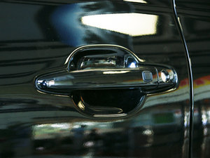 2009款3.5L 四驱豪华版 主驾门拉手