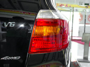 2009款3.5L 四驱豪华版 尾灯