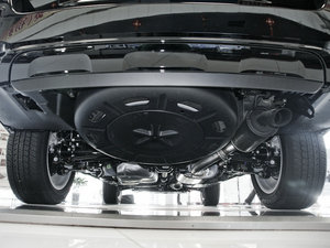2009款3.5L 四驱豪华版 排气管