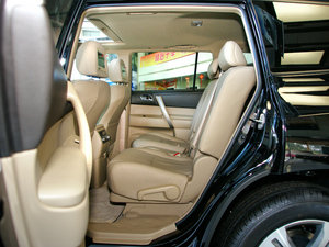2009款3.5L 四驱豪华版 后排空间