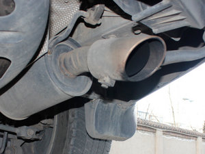 2009款3.5L 四驱豪华导航版 排气管