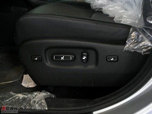 2009款2.7L 两驱豪华导航版 空间座椅