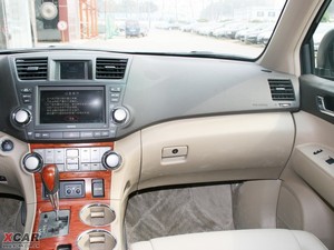 2009款2.7L 两驱至尊版 中控区