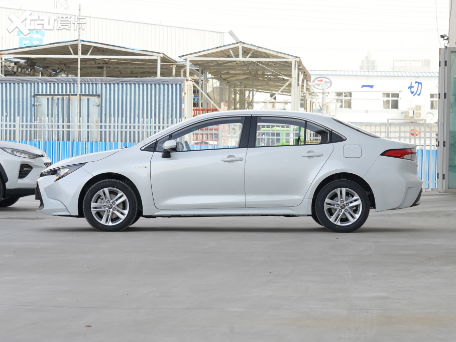 2021p p 1.8H E-CVTIȰ