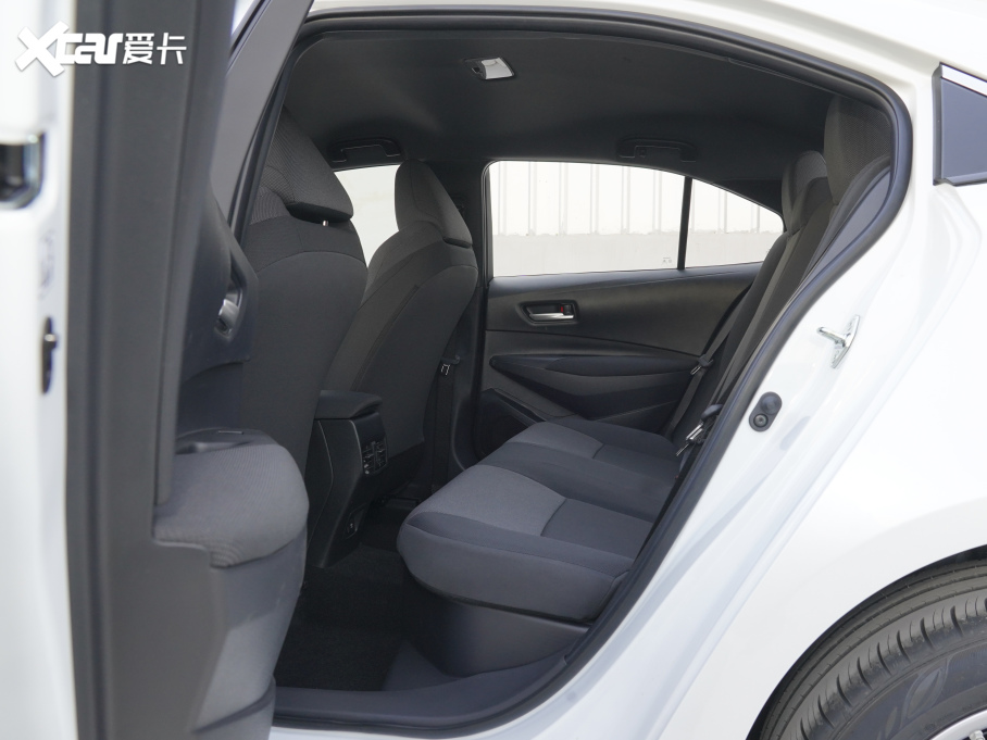 2021p p 1.8H E-CVTIȰ