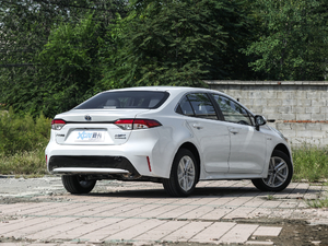 2021p 1.8H E-CVTA w^