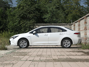 2021p 1.8H E-CVTA (c)