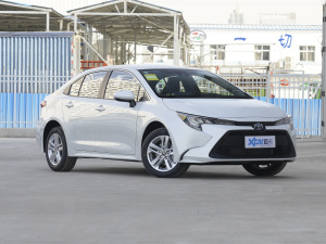 2021p 1.8H E-CVTIȰ w^