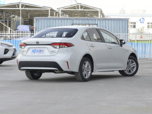 2021p 1.8H E-CVTIȰ w^