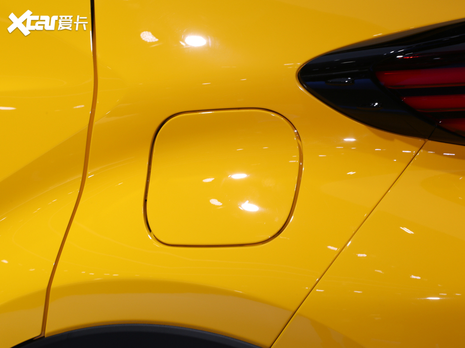 2021���S��C-HR�p�� �p�� 2.0L E-CVT���F��