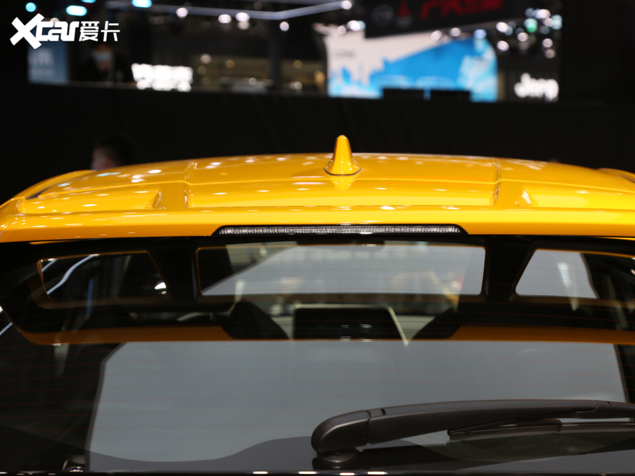 2021���S��C-HR�p�� �p�� 2.0L E-CVT���F��