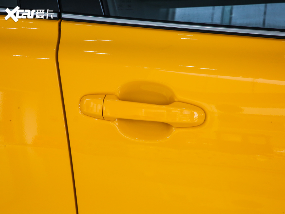 2021���S��C-HR�p�� �p�� 2.0L E-CVT���A��