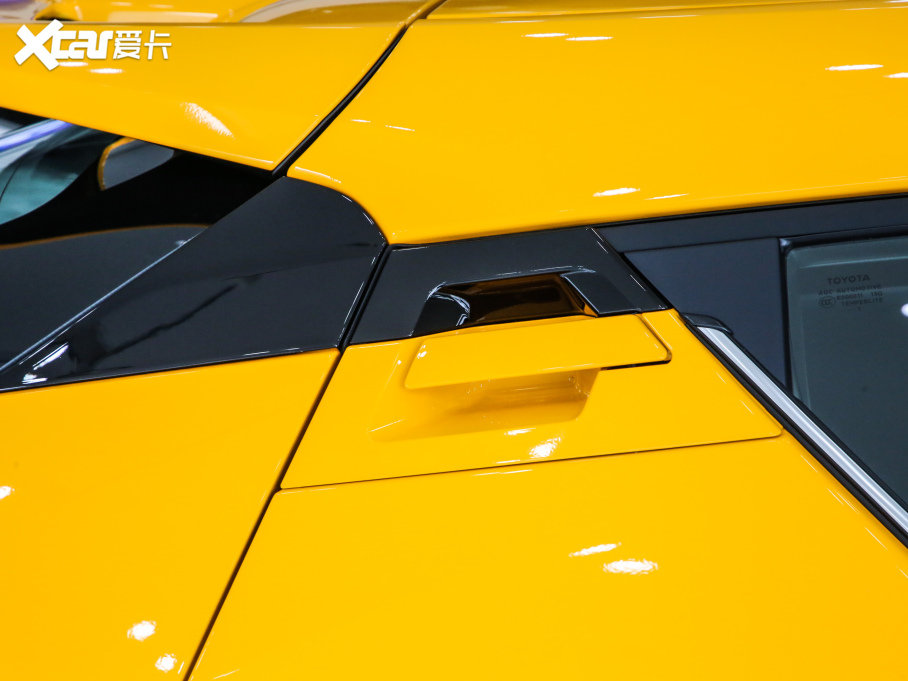 2021���S��C-HR�p�� �p�� 2.0L E-CVT���A��