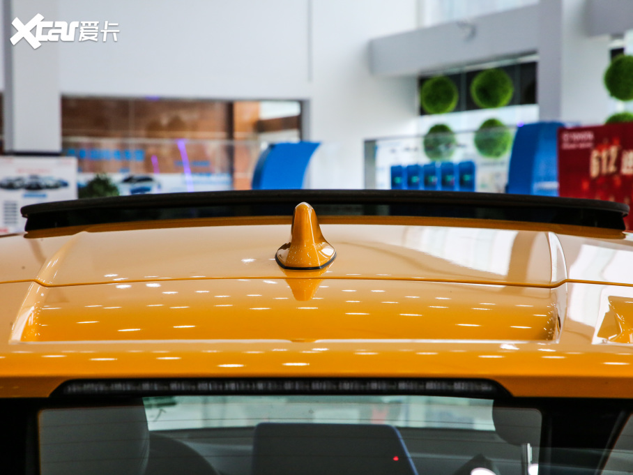 2021���S��C-HR�p�� �p�� 2.0L E-CVT���A��