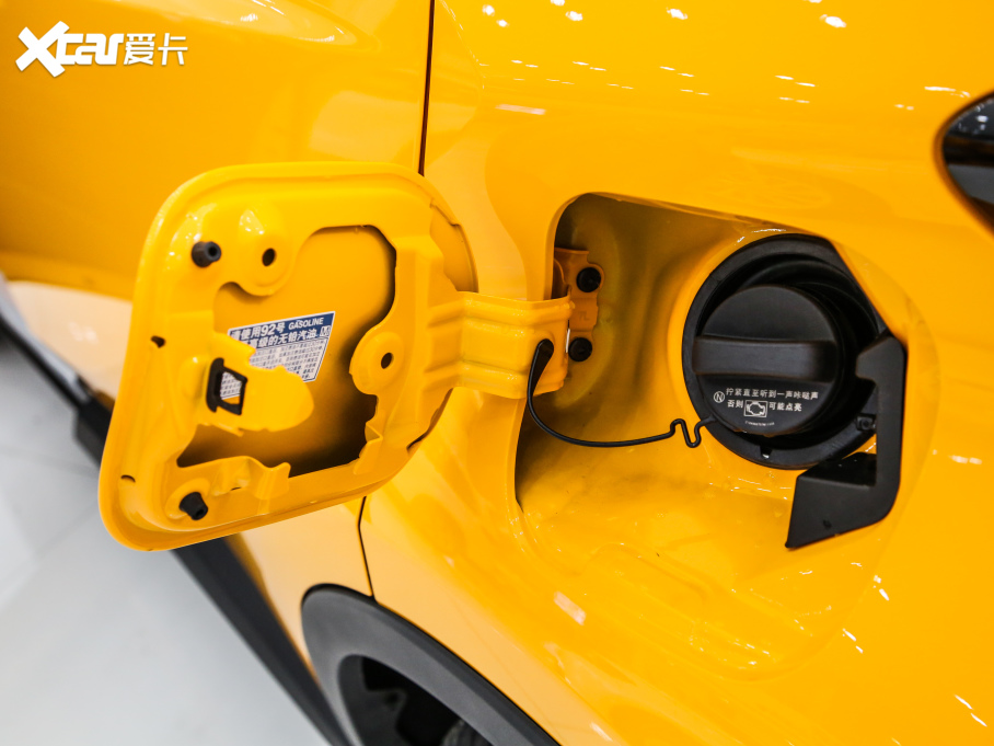 2021���S��C-HR�p�� �p�� 2.0L E-CVT���A��