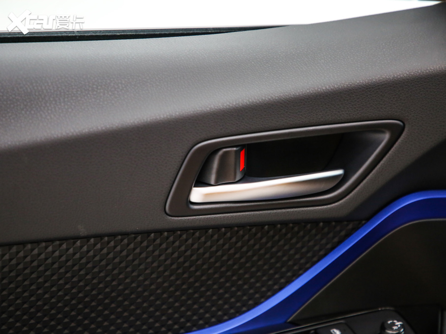 2021���S��C-HR�p�� �p�� 2.0L E-CVT���A��