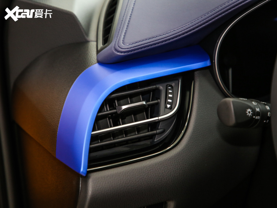 2021���S��C-HR�p�� �p�� 2.0L E-CVT���A��