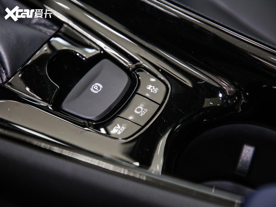 2021���S��C-HR�p�� �p�� 2.0L E-CVT���A��